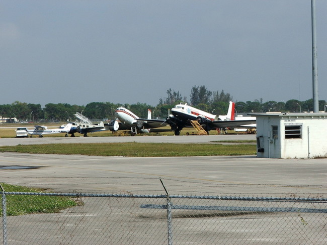 2005_1211Opa_Locka_Airport0022