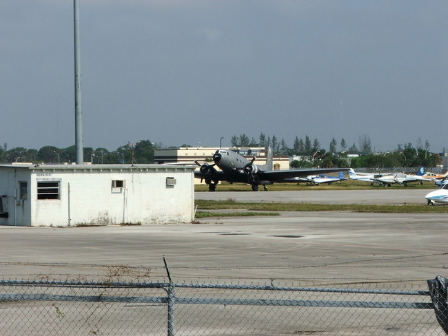 2005_1211Opa_Locka_Airport0023