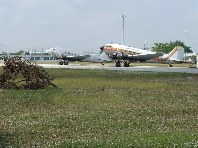 2005_1211Opa_Locka_Airport0025