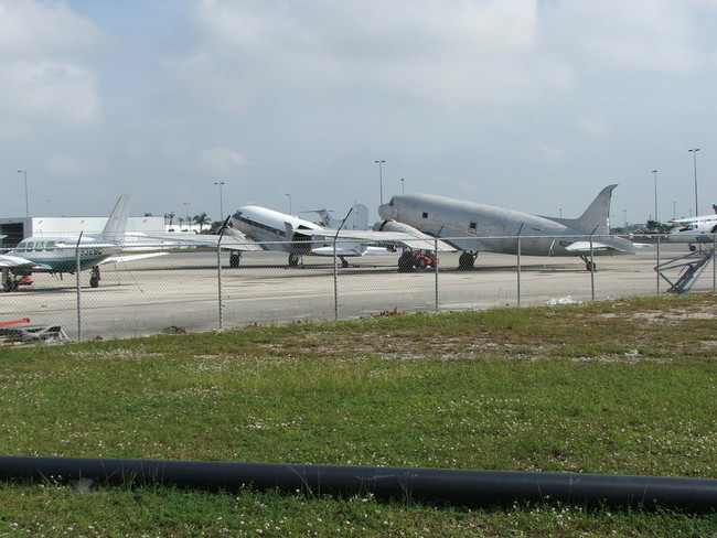 2005_1211Opa_Locka_Airport0029