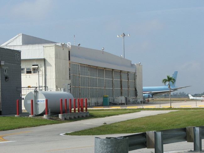 2005_1211Opa_Locka_Airport0033