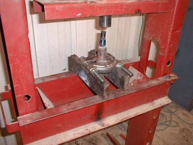 pressing_bushing_off01a