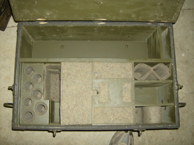 CH-27 Radio Chest