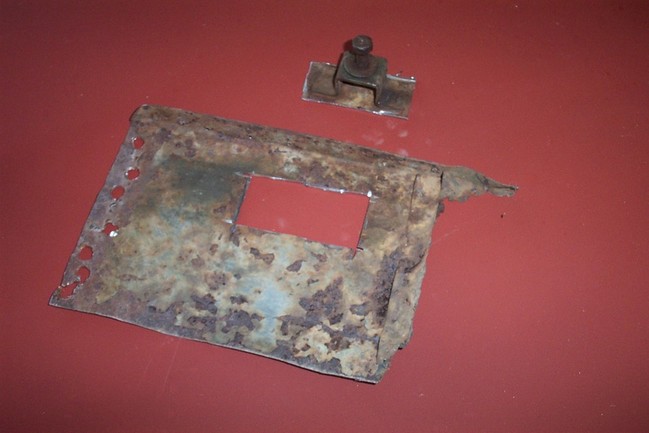 Original_rear_muffler_bracket_02