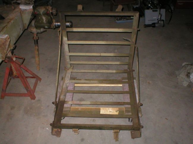 m2a1-luggage_rack