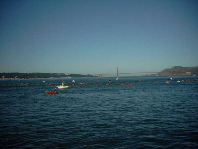 Golden_Gate_in_background_